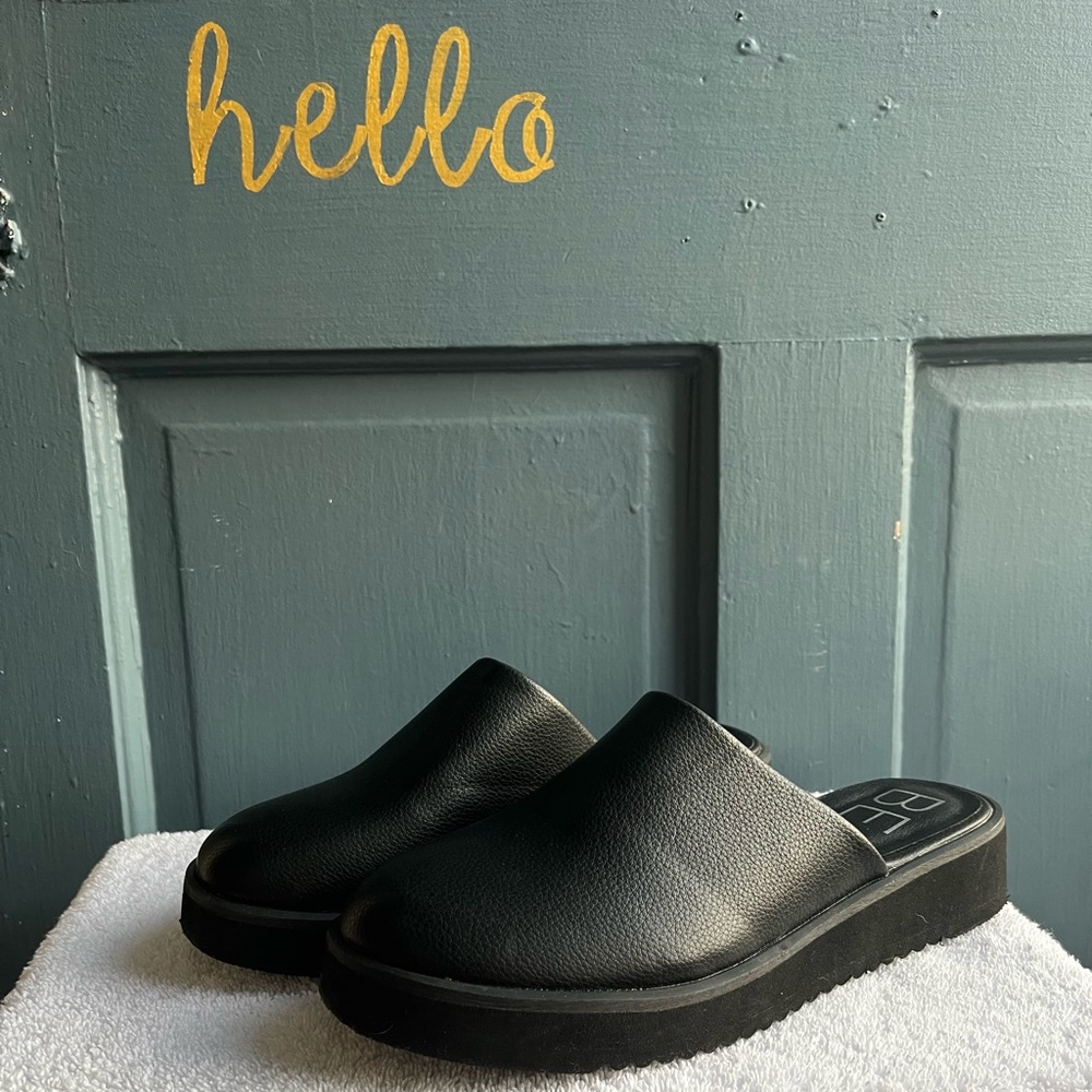 Black Leather Mules Beach by Matisse